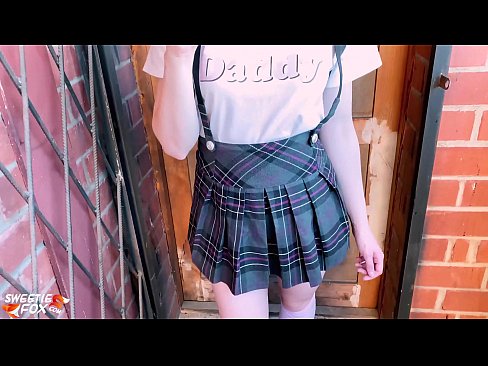 ❤️ Schoolgirl sucks a Dick go domhain agus fucks ionad ranganna. ️❌  Porn bhaile  linn