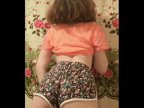 ❤️ Leanbh óg sexy ag baint dá shorts ar cheamara ️❌ Porn bhaile linn