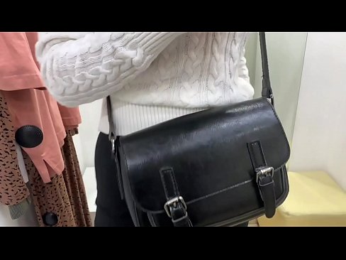 ❤️ Masturbation poiblí soith óg FeralBerry le dildo sa seomra feistiú ️❌ Porn bhaile linn